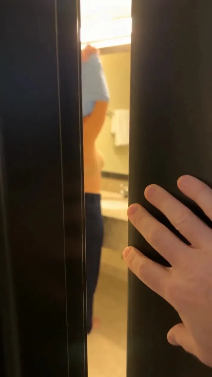Room 742, episode 1